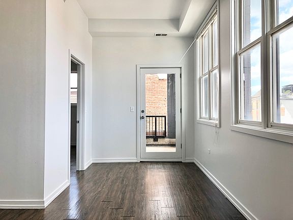 5th image of 2500 N Clybourn Ave APT 201