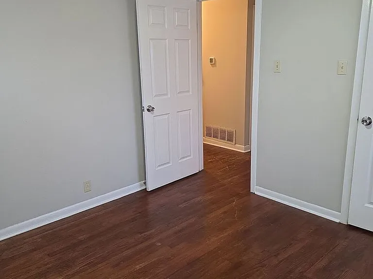 1811 W College St — Photo 10
