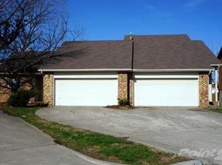 214 W Edgewood St, Springfield, MO 65807