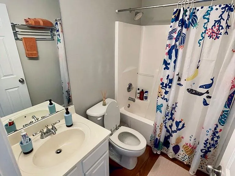 8049 Stoneham Ct — Photo 15