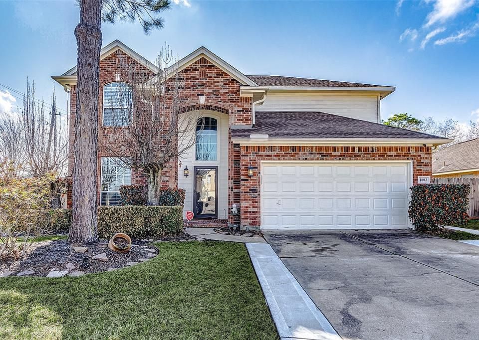 1st image of 1802 Oak Lodge Dr