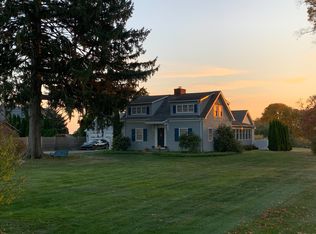 18 Pawson Rd, Branford, CT 06405