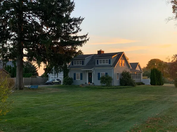 18 Pawson Road, Branford, CT 06405