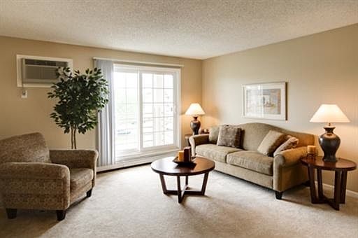 4th image of 2841 Cutters Grove Ave APT 103
