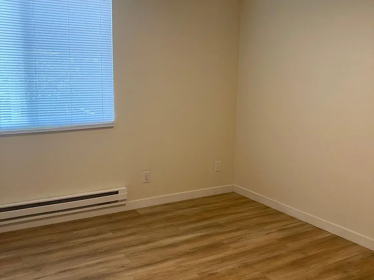 419 19th Ave E #6 — Photo 6