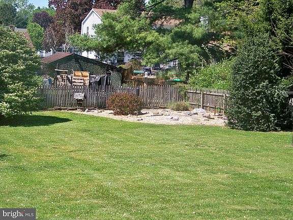 5th image of 32 Green Acre Rd
