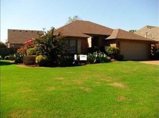 2161 Oakmont Ave, Dyersburg, TN 38024