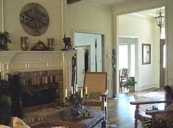 4th image of 355 Craig Cir