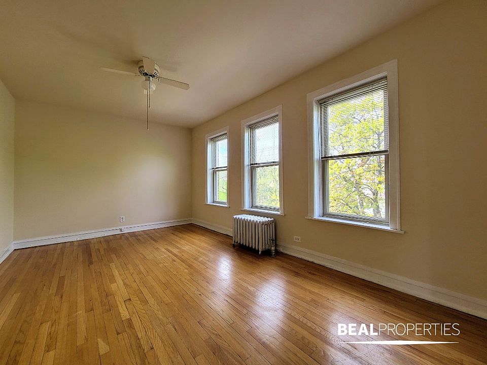1st image of 4235 N Paulina St #E1
