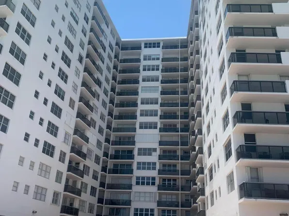 6039 Collins Ave APT 1722, Miami Beach, FL 33140