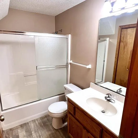 512 N Grove St — Photo 12