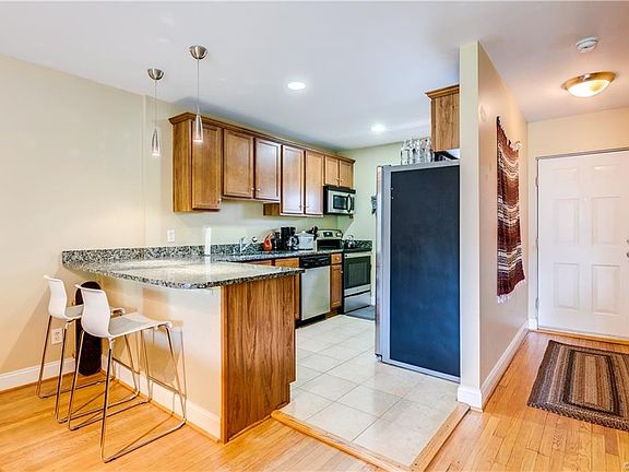 3rd image of 2100 Grove Ave APT 17