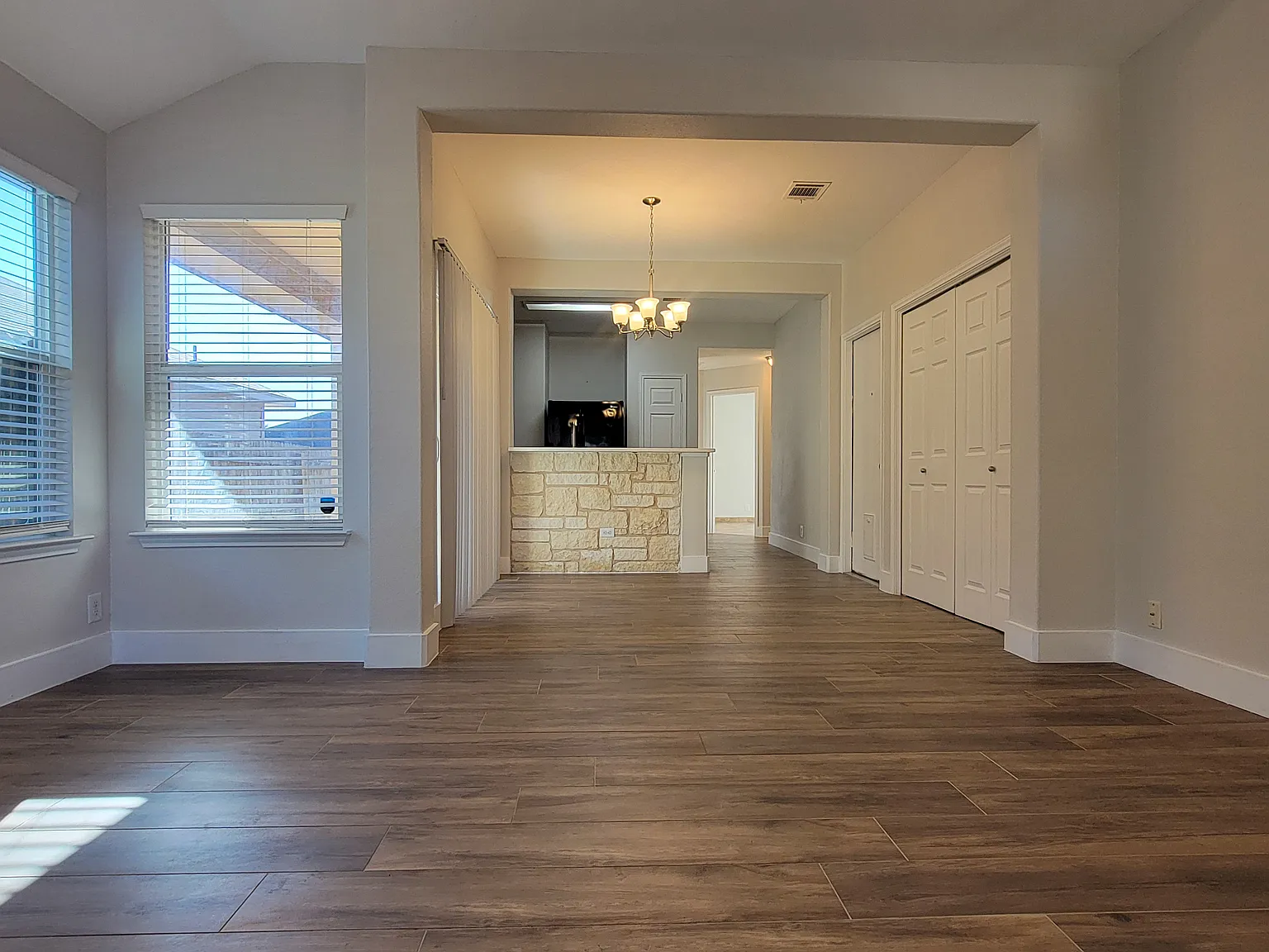 3 bed, 1132 sqft, $1,725 — Photo 3
