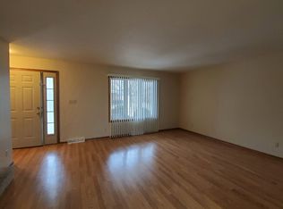 3208-3210 86th St, Kenosha, WI 53142