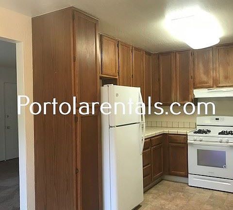 4th image of 224 Silver Leaf Dr APT A