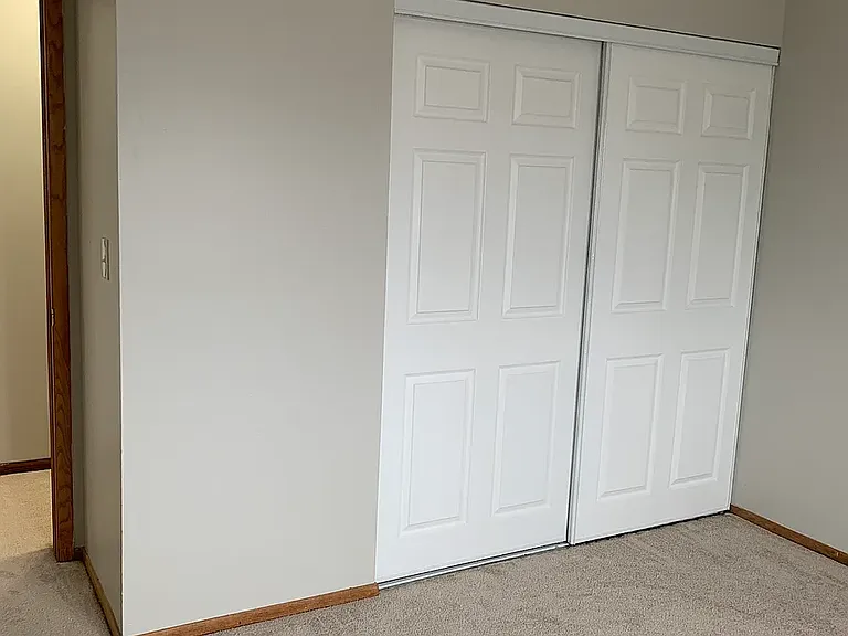 Whitnall Gardens Apartments — Photo 7