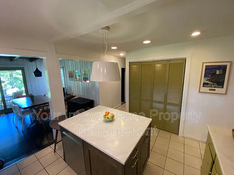 1080 Benteen Ave SE — Photo 14