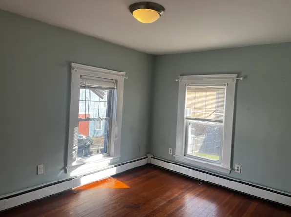 9 Park St #B, Haverhill, MA 01830