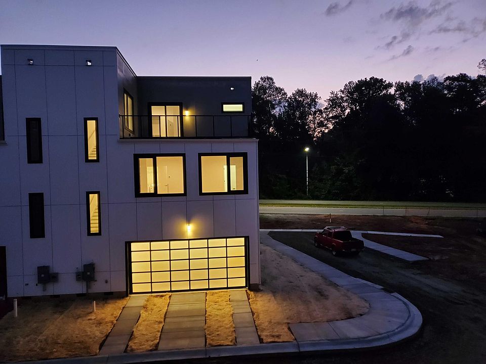 1st image of 1115 Oval Dr