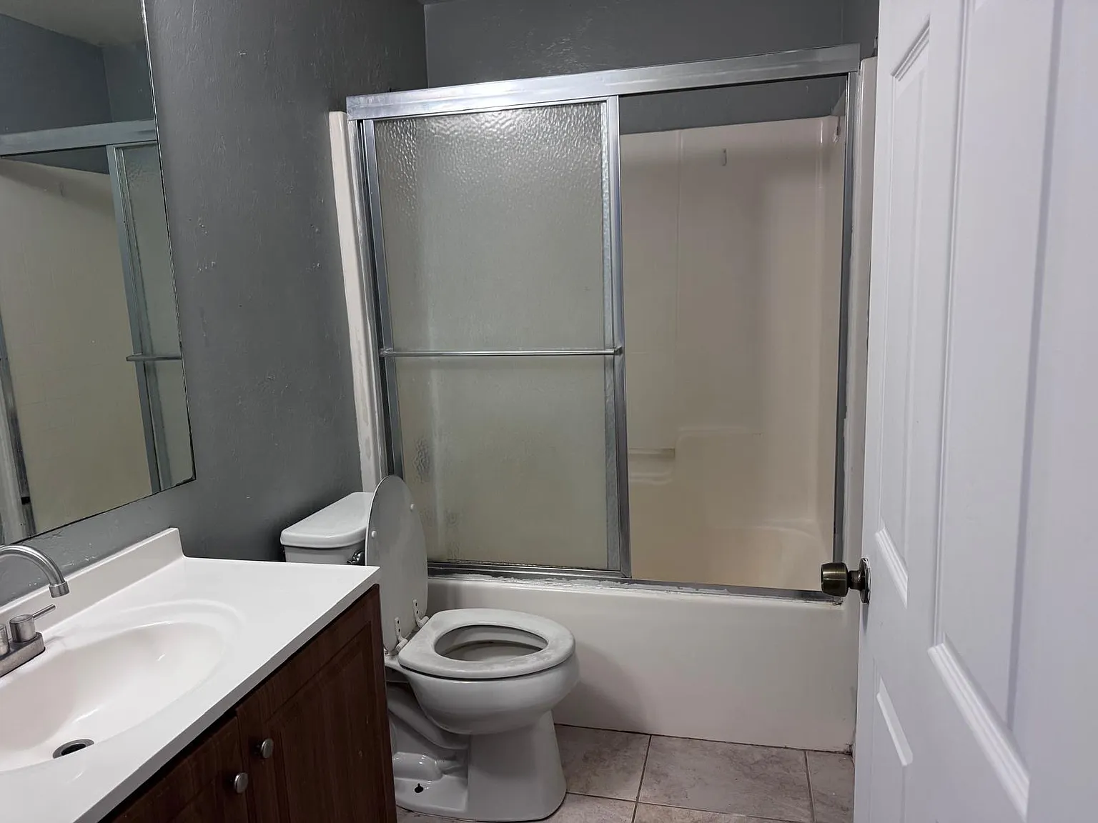 3 bed, $1,700 — Photo 2