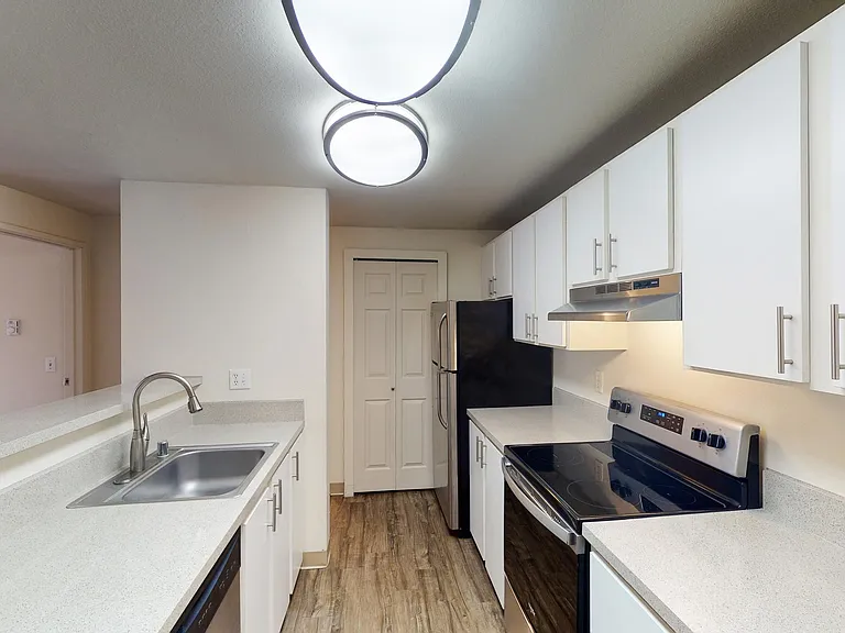 Crown Pointe — Photo 13