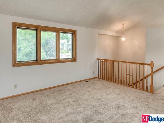 5th image of 15203 Robin Dr