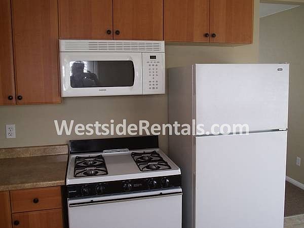 1st image of 1028 Chalcedony St