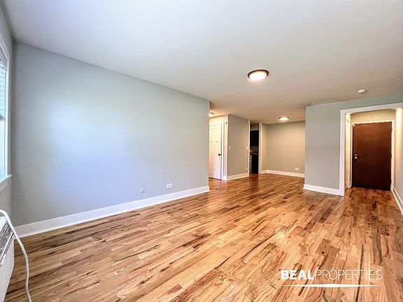 5th image of 696 Elm Pl APT 106