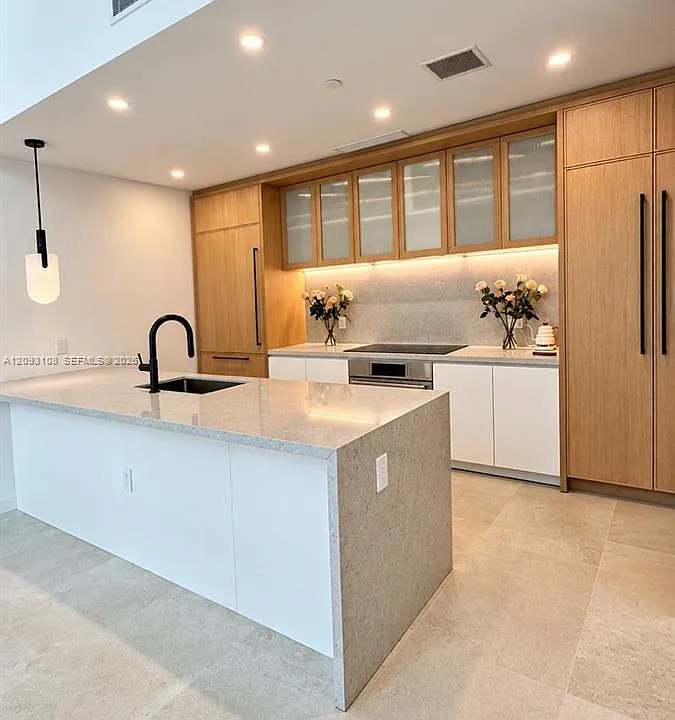 2200 Brickell Ave #GV11