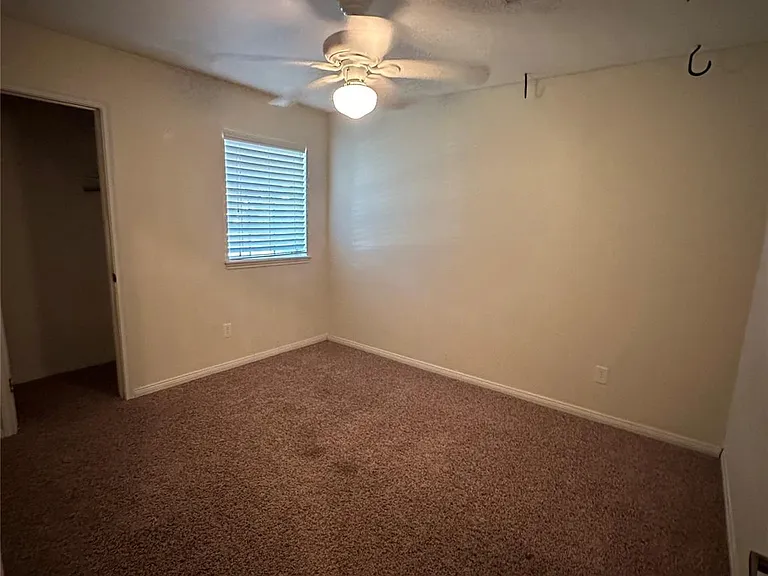 3223 Cedarmont Dr — Photo 4