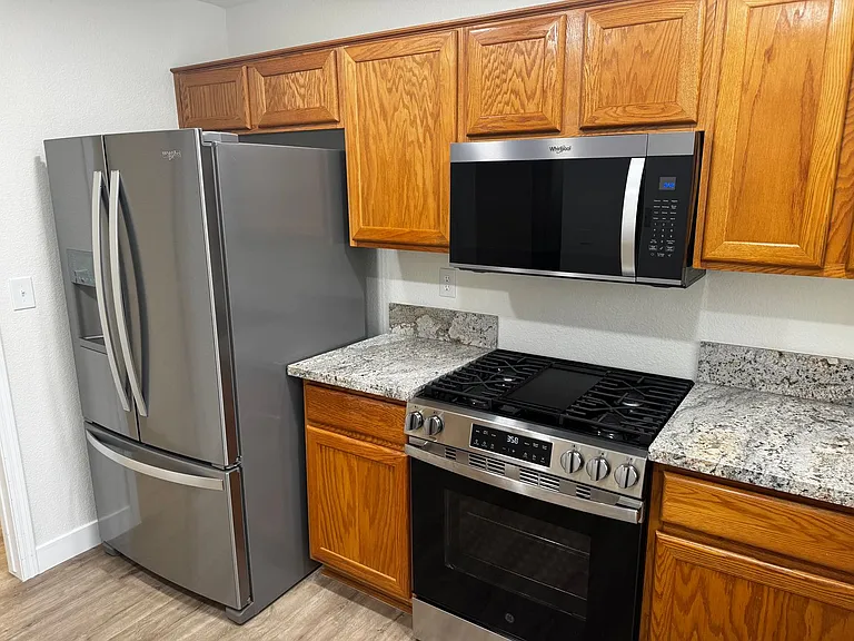 2533 Tumble Brook Dr — Photo 3