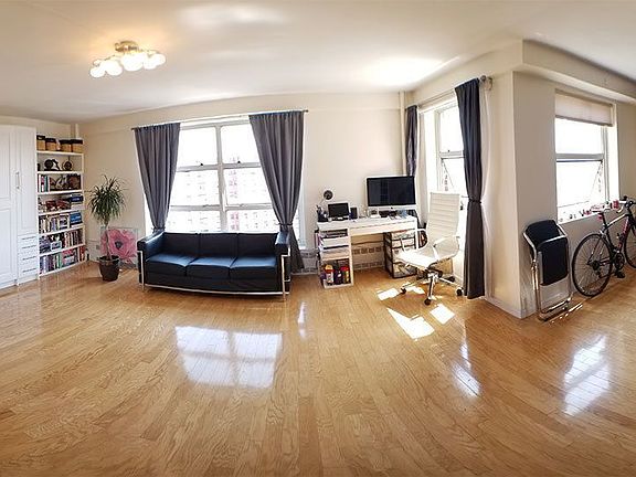 3rd image of 70 La Salle St APT 19E
