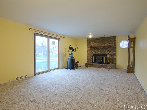 4th image of 5791 Pinetree Ave SE