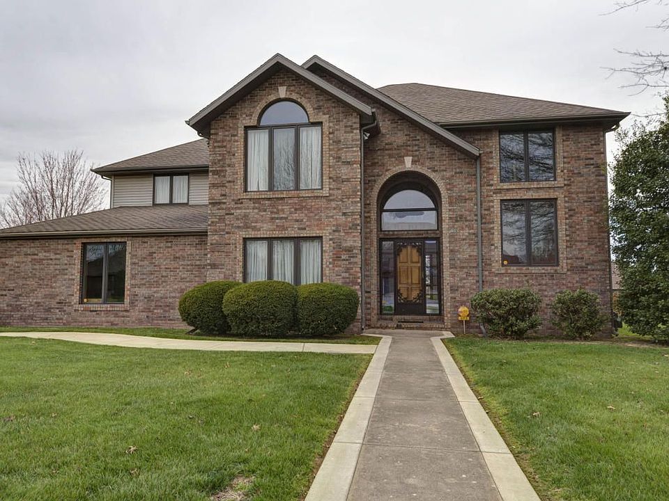 1st image of 803 W Blackberry Ln