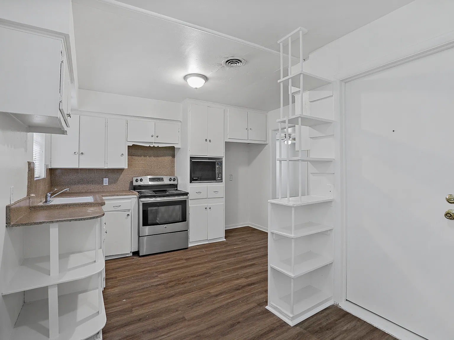 3406 Avon Dr; Denton 76209 - 1 — Photo 4