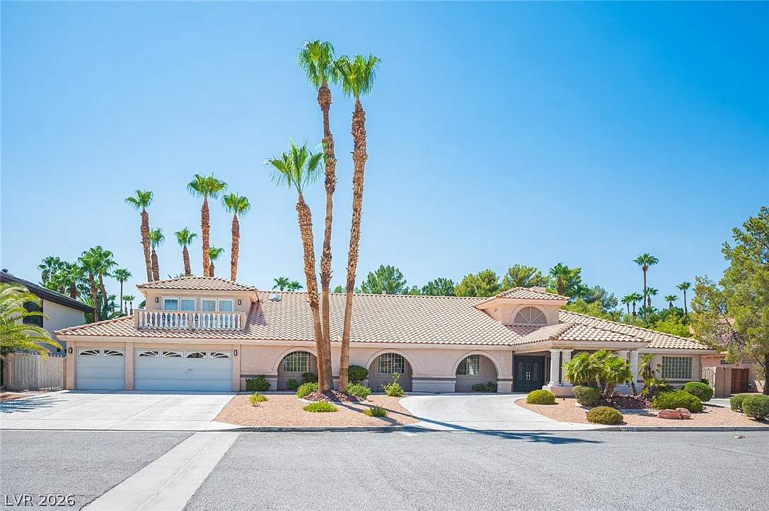 4 bed, 3.5 bath, 3921 sqft, $4,495 — Photo 2