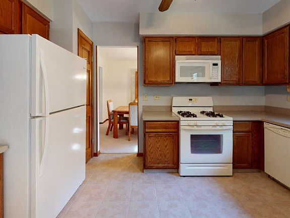 4th image of 4460 Brittany Dr