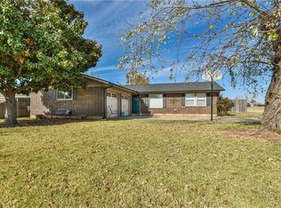 415 Greenwood Dr, Yukon, OK 73099
