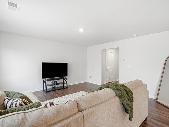 5th image of 1313 Duffers Ln