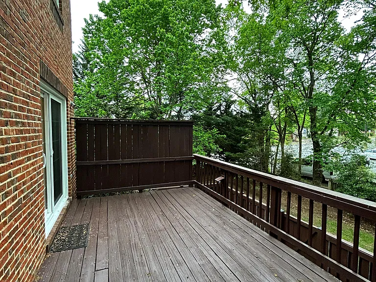 8021 Merry Oaks Ct — Photo 24