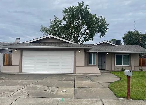 1768 Crestwood Cir Photo 1