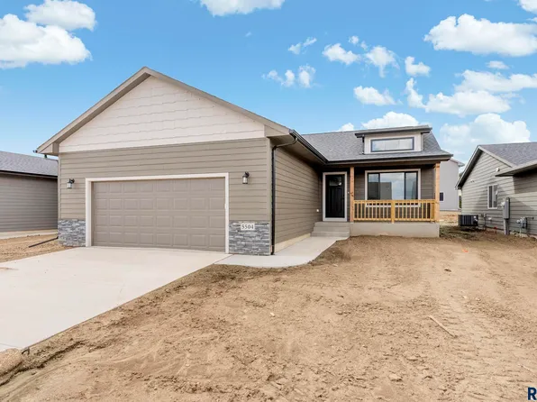 5504 E Brennan Dr, Sioux Falls, SD 57110