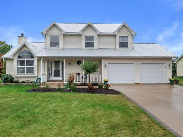 10380 South Hummingbird LANE, Oak Creek, WI 53154
