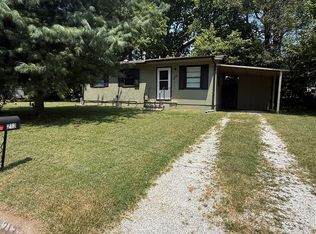 213 E Swiss Lane Ct, Springfield, MO 65807