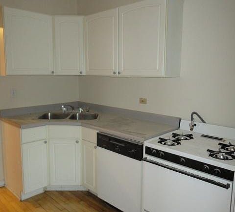 3rd image of 5943 N Magnolia Ave #1J