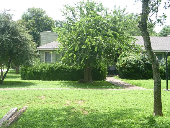 2nd image of 1402 Andra Ln