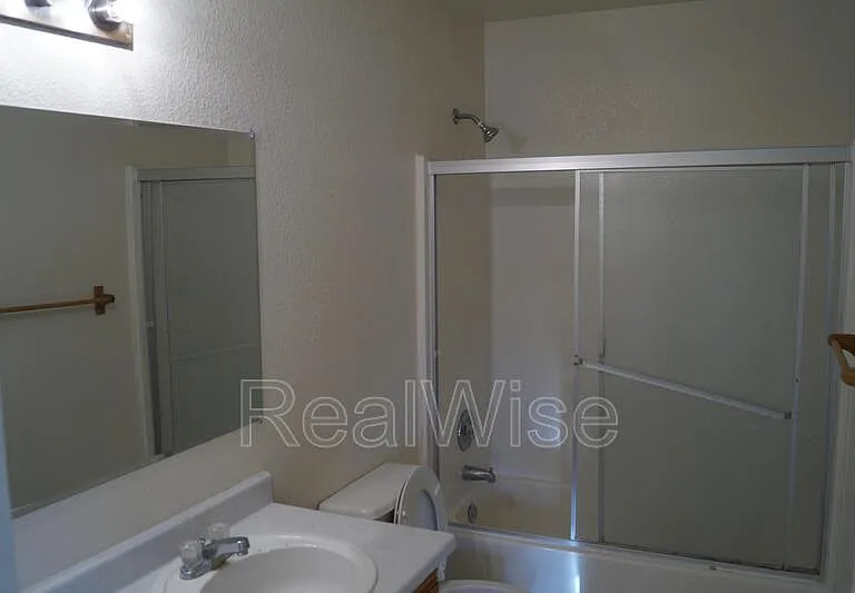 2141 NW North Hill Dr #B — Photo 17
