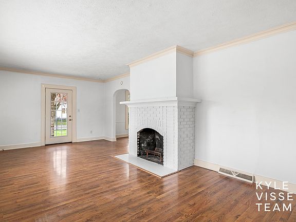 3rd image of 1055 Benjamin Ave SE