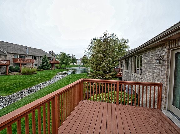 3rd image of 16141 Hillcrest Cir