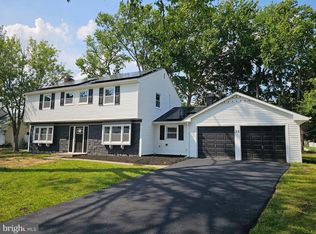 38 Edison Ln, Willingboro, NJ 08046